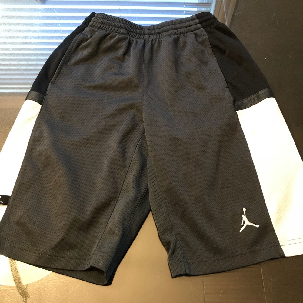 Boys basketball shorts